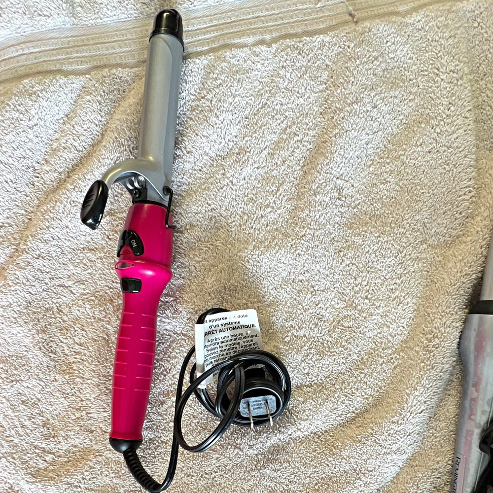 Bed Head BH319 1 in Ceramic Curling Iron, 2 Heat Settings 400°F Pink 120W